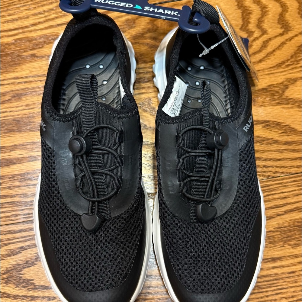 Rugged Shark Black Sneakers